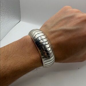 Men's Silver-Tone Ribbed Bangle Bracelet